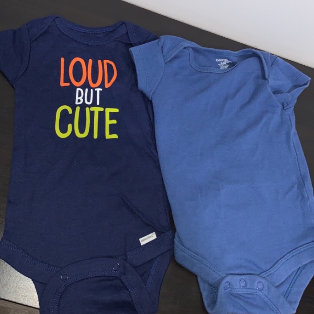 (0-3 months) baby undershirts (2/$10)